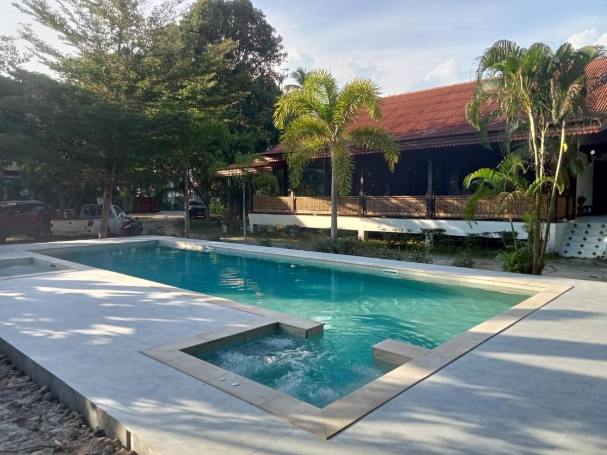 Baan Banyan Villa, Wood House Short Walk To Mae Nam Beach Exterior photo
